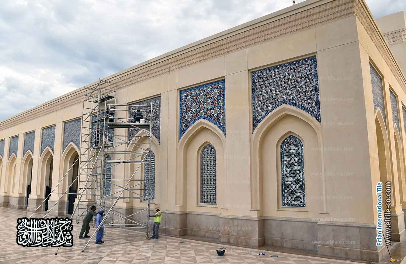 بلاط موزاييك يدوي فاخر يعكس جمال العمارة الإسلامية الأصيلة. www.eitile-co.com