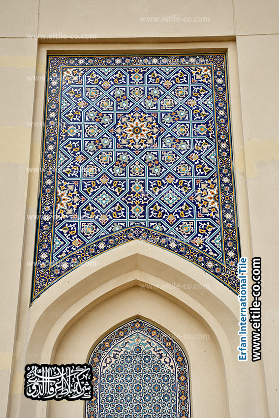 تُبرز الصور ترميم شركة ایتایل لألواح القاشاني اليدوية في مسجد السلطان قابوس بصحار، ودعمها العالمي لمشاريع تتضمن الجبس والطين والخشب والفنون الزخرفية, www.eitile-co.com